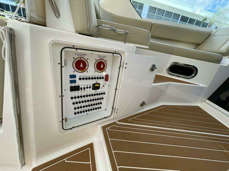 Pursuit 32 False Echoes- Control Panel