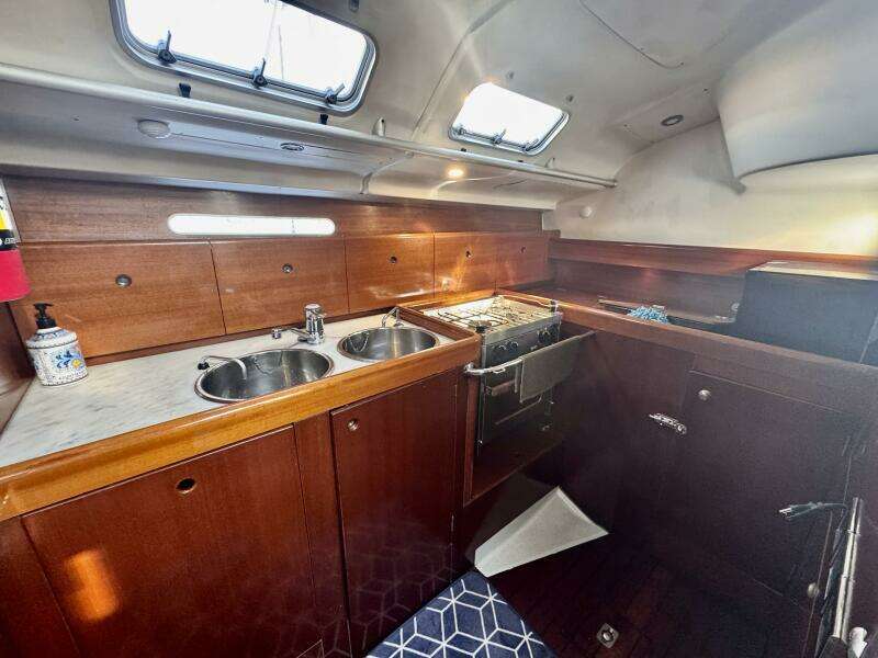 45ft Beneteau Yacht For Sale