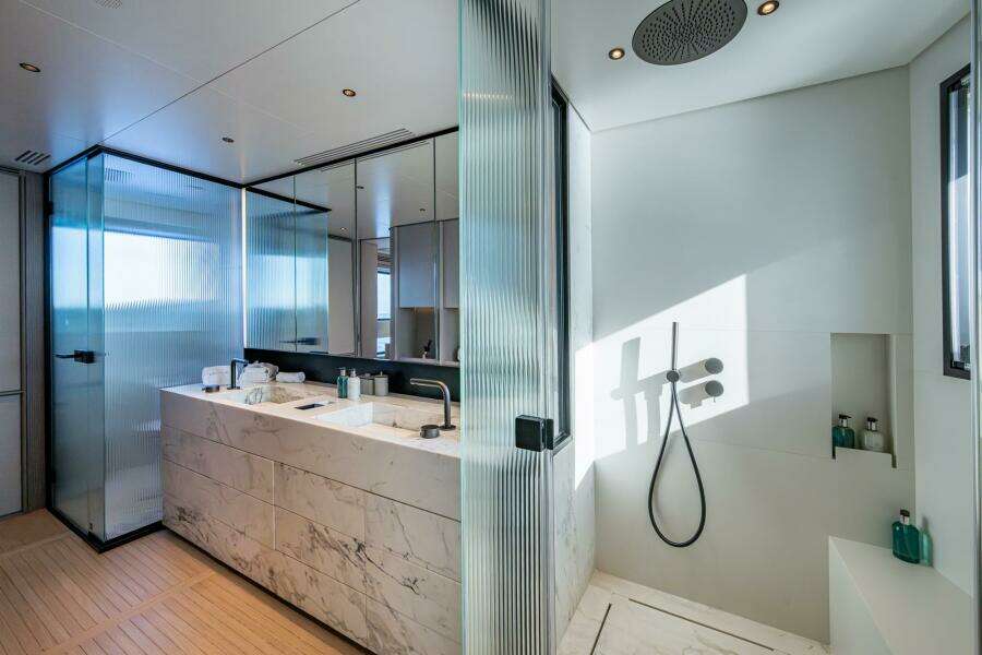 KING S LAIR 112ft Benetti Yacht For Sale