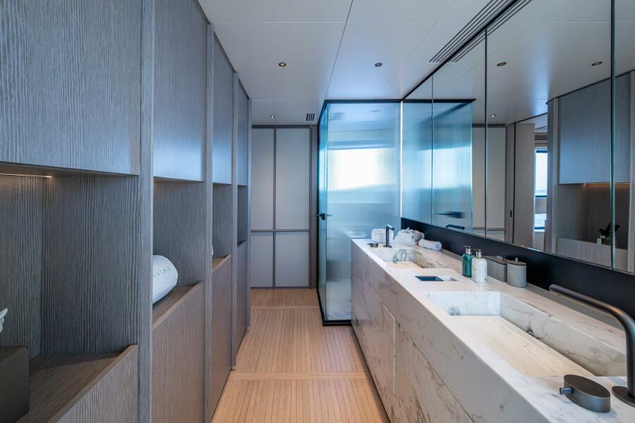 112' 2023 Benetti 34M OASIS