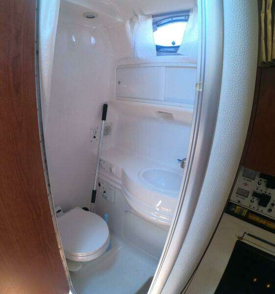 New Beginnings 30ft Chaparral Yacht For Sale