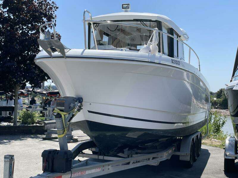 28ft Jeanneau Yacht For Sale