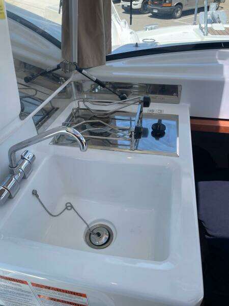 28ft Jeanneau Yacht For Sale