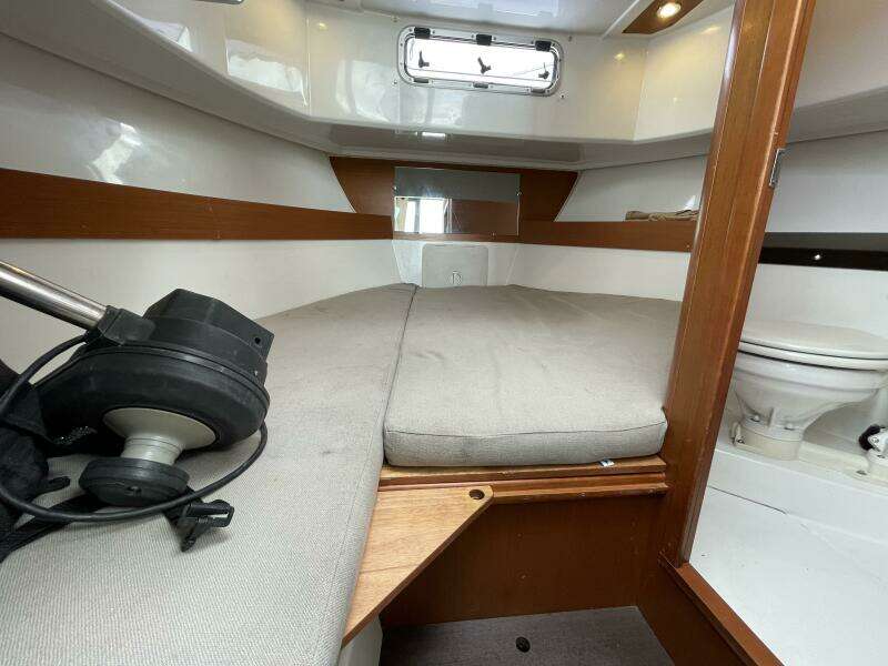 28ft Jeanneau Yacht For Sale