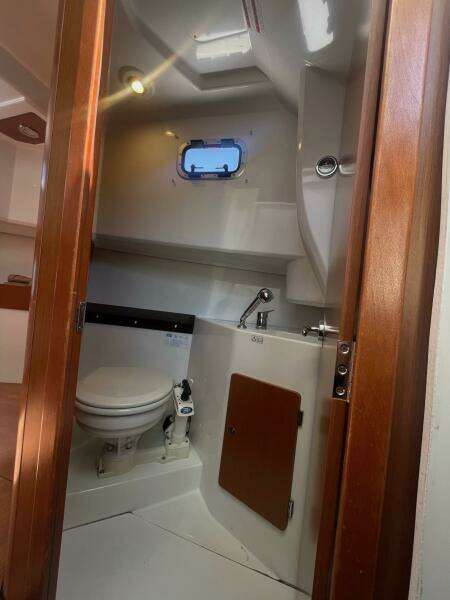 28ft Jeanneau Yacht For Sale