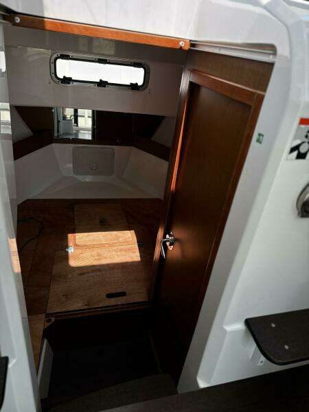 28ft Jeanneau Yacht For Sale