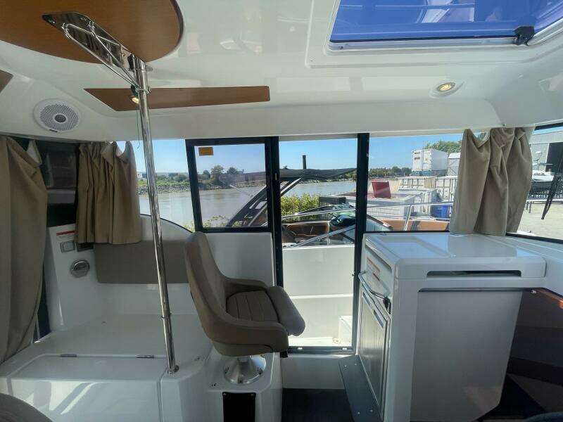 28ft Jeanneau Yacht For Sale