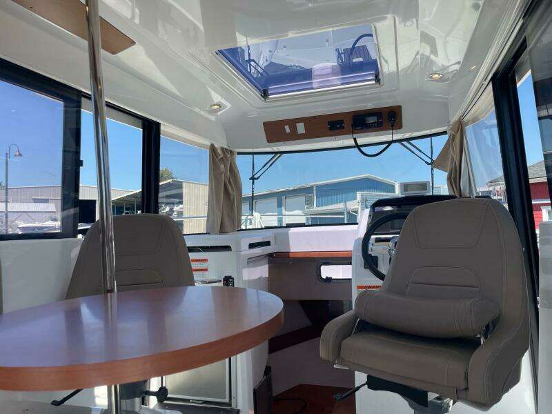 28ft Jeanneau Yacht For Sale