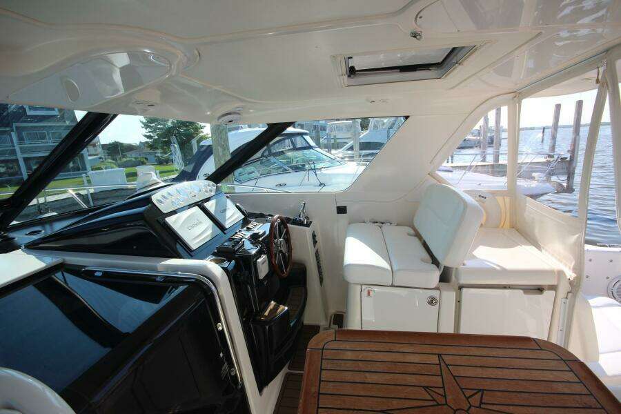Our Cottage III 36ft Tiara Yachts Yacht For Sale
