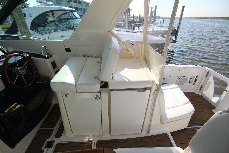 Our Cottage III 36ft Tiara Yachts Yacht For Sale