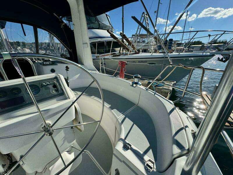 AVANTI 43ft Hunter Yacht For Sale