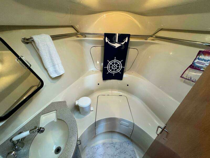 AVANTI 43ft Hunter Yacht For Sale