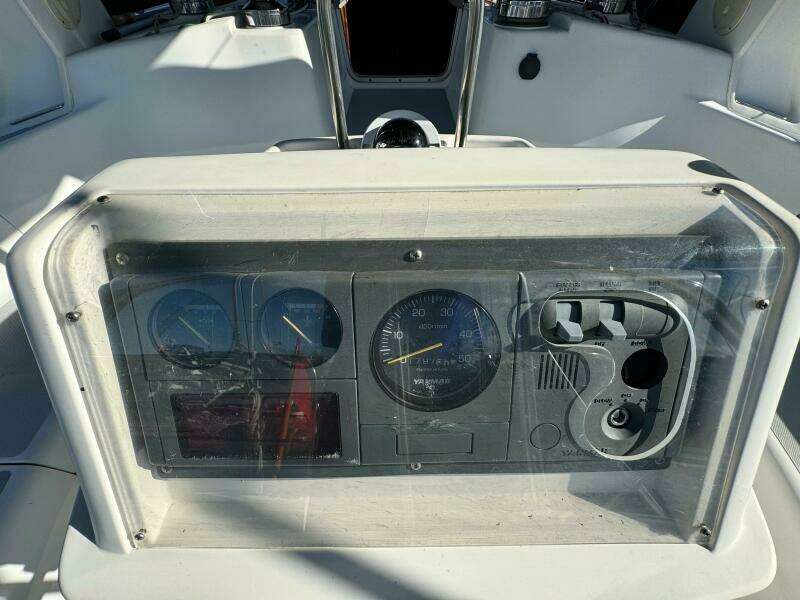 AVANTI 43ft Hunter Yacht For Sale