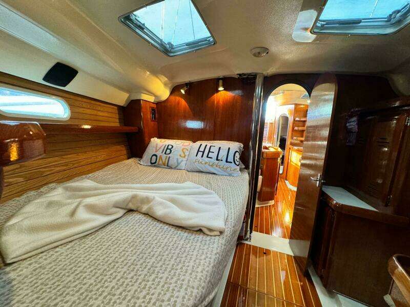 AVANTI 43ft Hunter Yacht For Sale