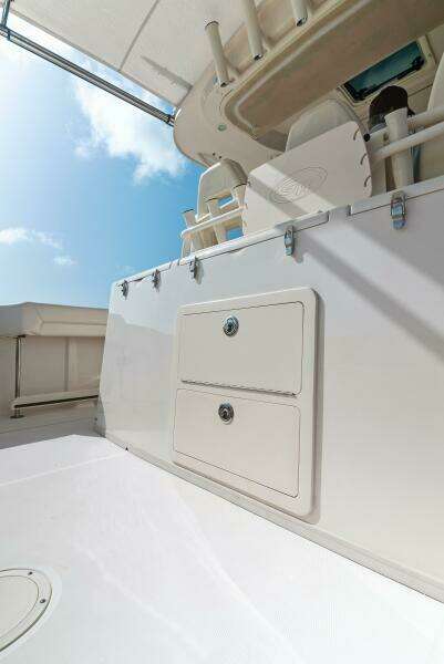 2021 Grady-White 376 Canyon - Galloway's Group - Deluxe Lean Bar