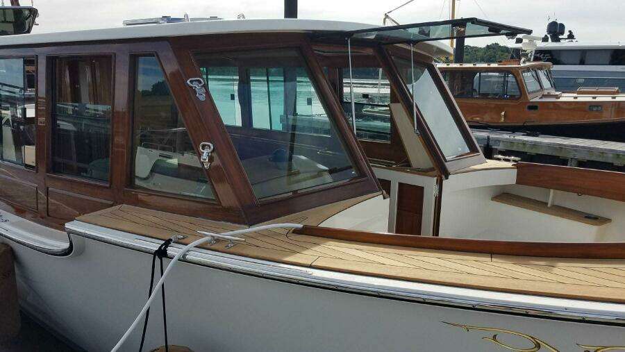 Forward cockpit