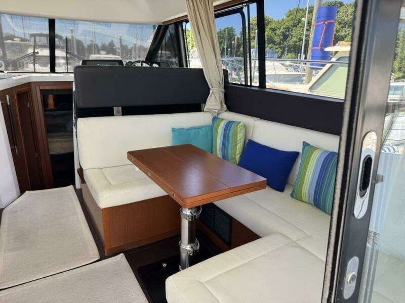 PortKey 33ft Jeanneau Yacht For Sale
