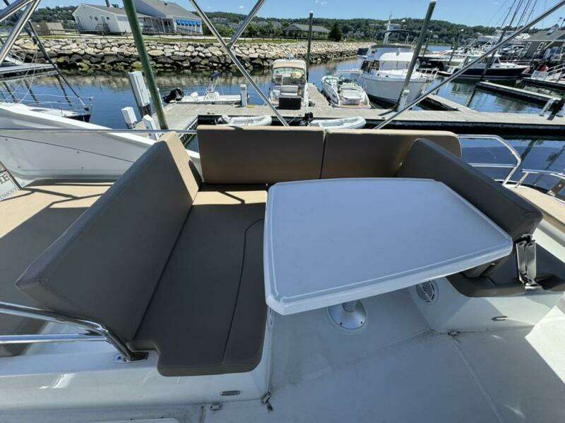 PortKey 33ft Jeanneau Yacht For Sale