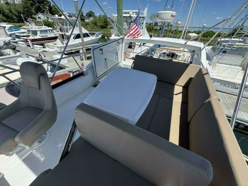 PortKey 33ft Jeanneau Yacht For Sale