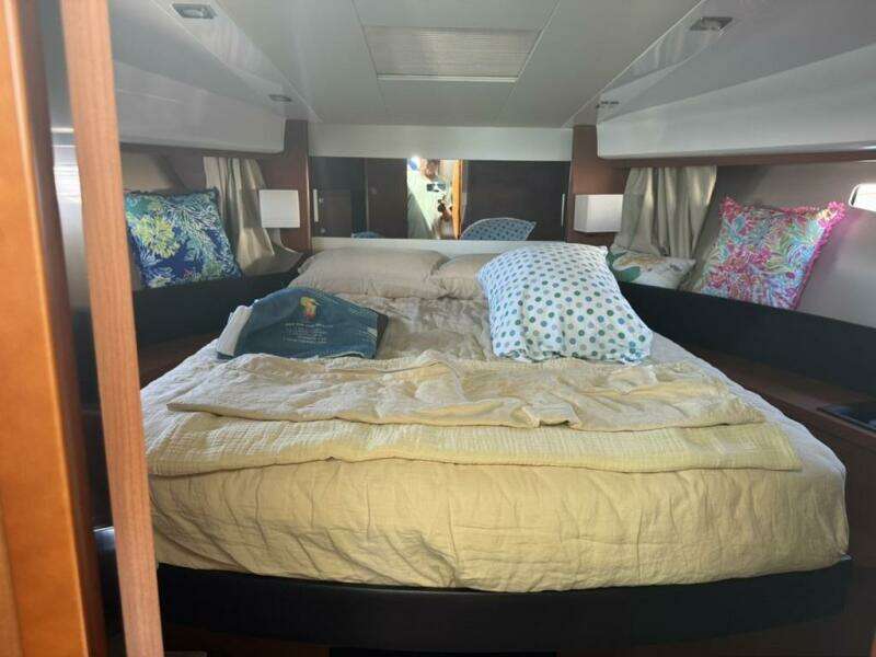 PortKey 33ft Jeanneau Yacht For Sale