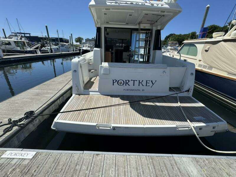 PortKey 33ft Jeanneau Yacht For Sale