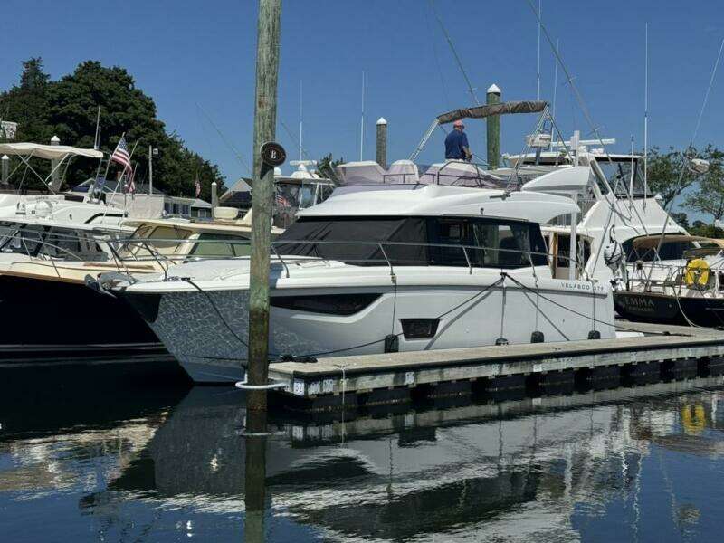 PortKey 33ft Jeanneau Yacht For Sale