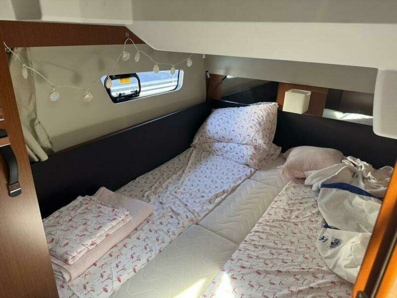 PortKey 33ft Jeanneau Yacht For Sale