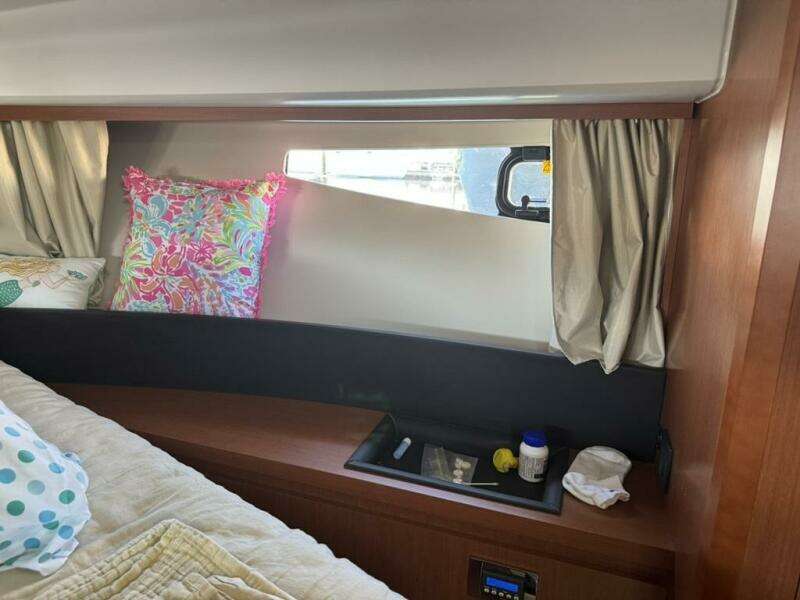 PortKey 33ft Jeanneau Yacht For Sale