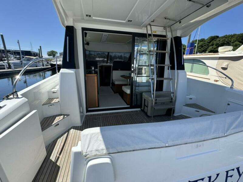 PortKey 33ft Jeanneau Yacht For Sale