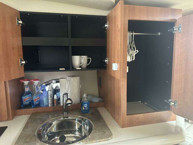 Soggy Dollar 30ft Cruisers Yacht For Sale