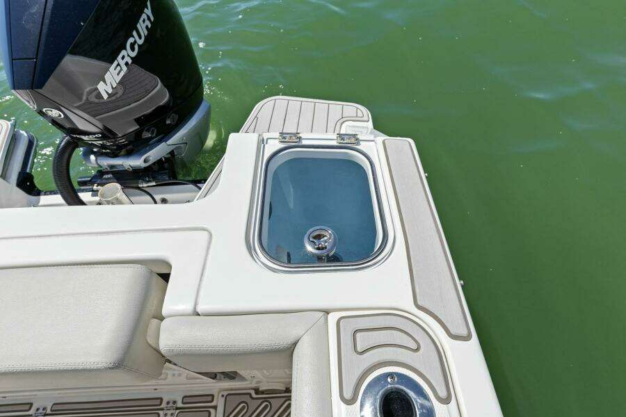 2023 Boston Whaler 240 Vantage - Livewell