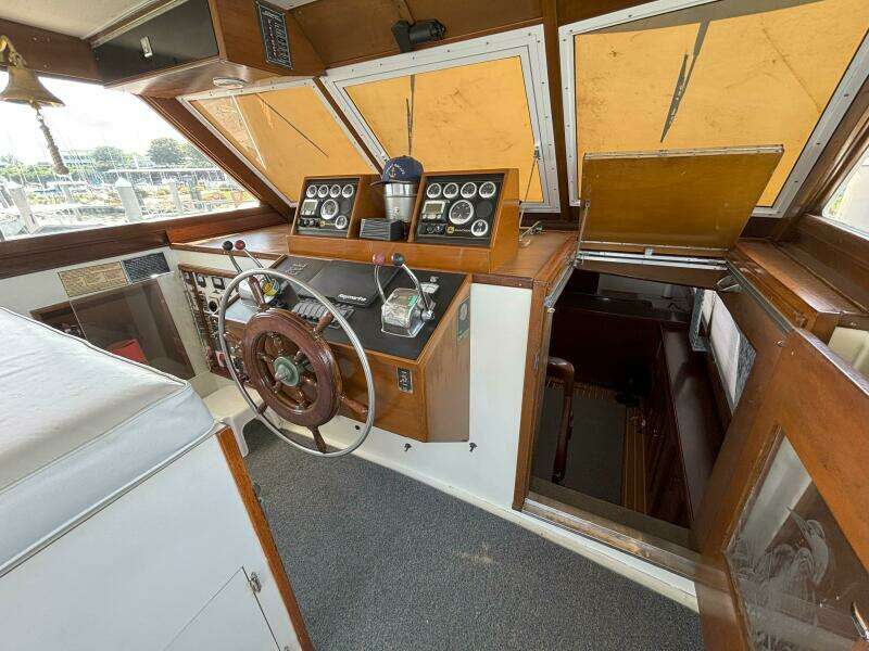 45ft Matthews Yacht For Sale