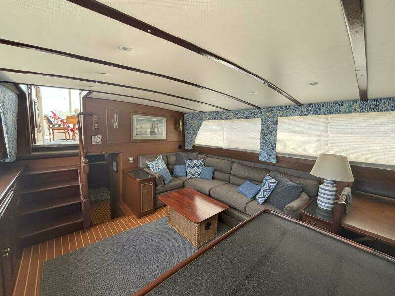 45ft Matthews Yacht For Sale
