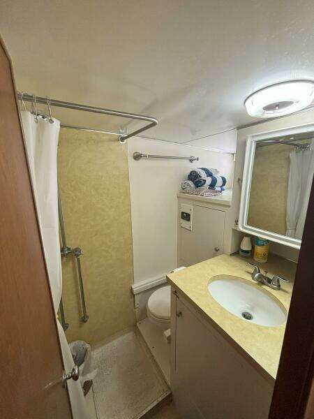 45ft Matthews Yacht For Sale