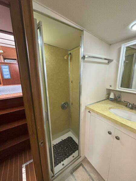 45ft Matthews Yacht For Sale
