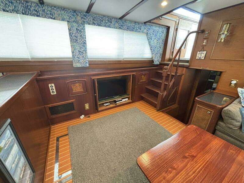 45ft Matthews Yacht For Sale