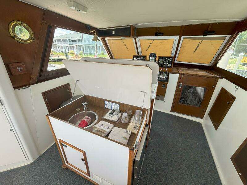 45ft Matthews Yacht For Sale