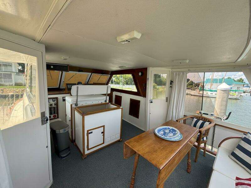 45ft Matthews Yacht For Sale