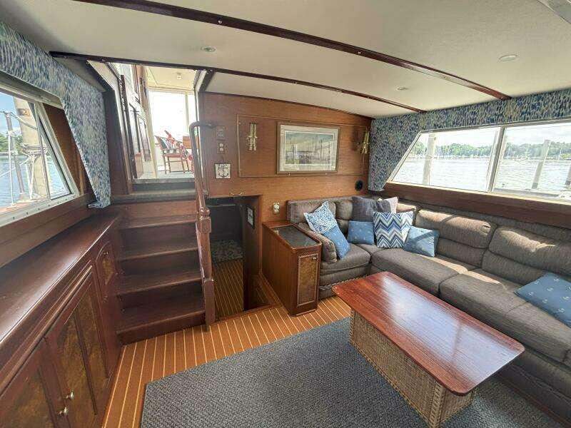 45ft Matthews Yacht For Sale
