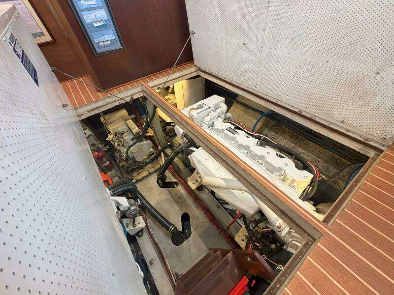 45ft Matthews Yacht For Sale