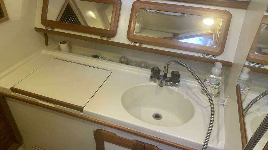 30ft Hunter Yacht For Sale