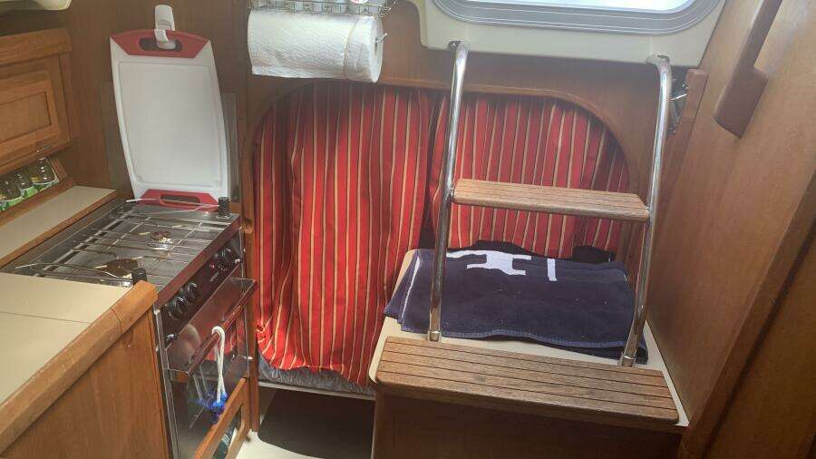 30ft Hunter Yacht For Sale