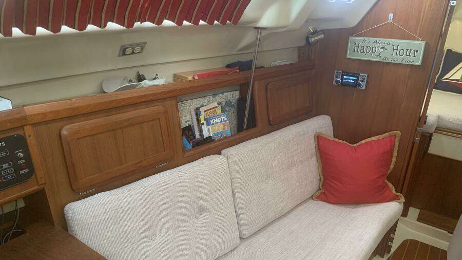 30ft Hunter Yacht For Sale