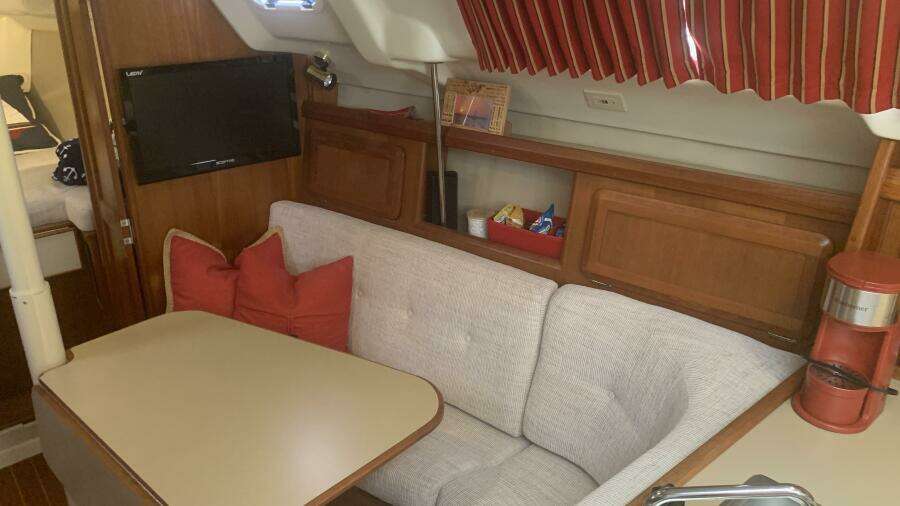 30ft Hunter Yacht For Sale