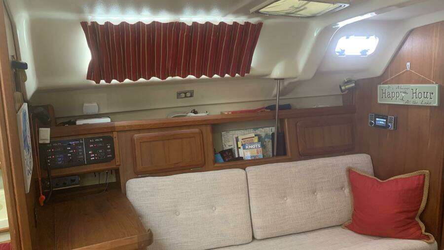 30ft Hunter Yacht For Sale