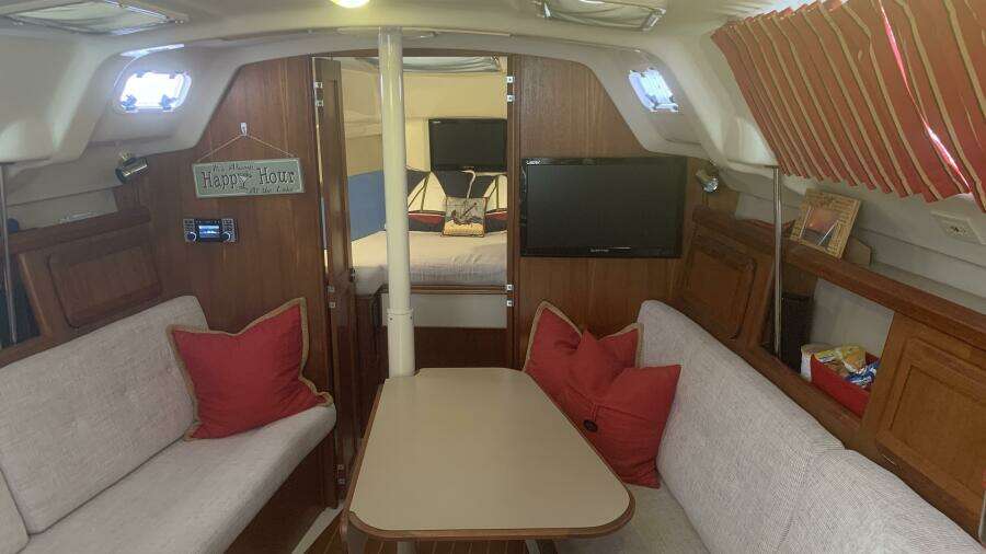 30ft Hunter Yacht For Sale