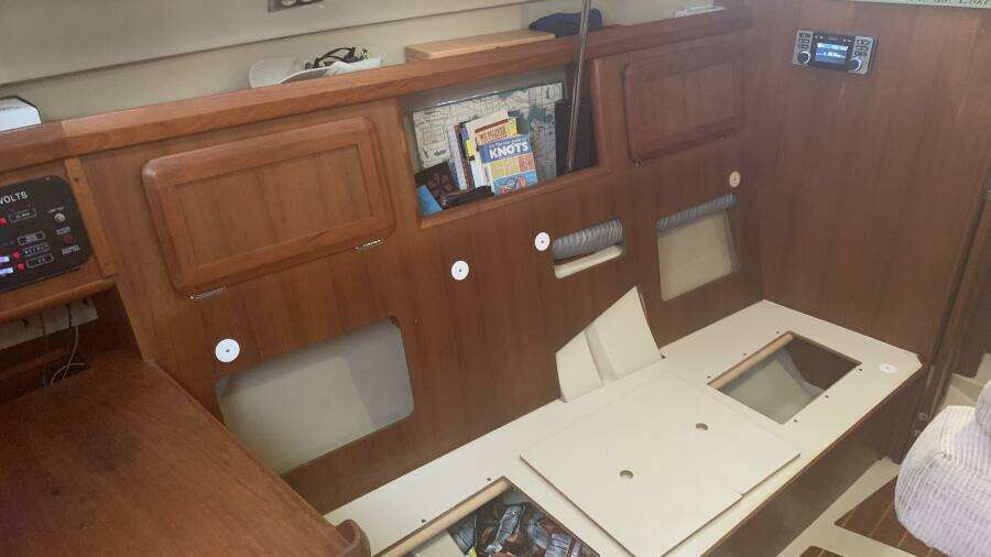30ft Hunter Yacht For Sale