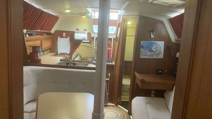 30ft Hunter Yacht For Sale