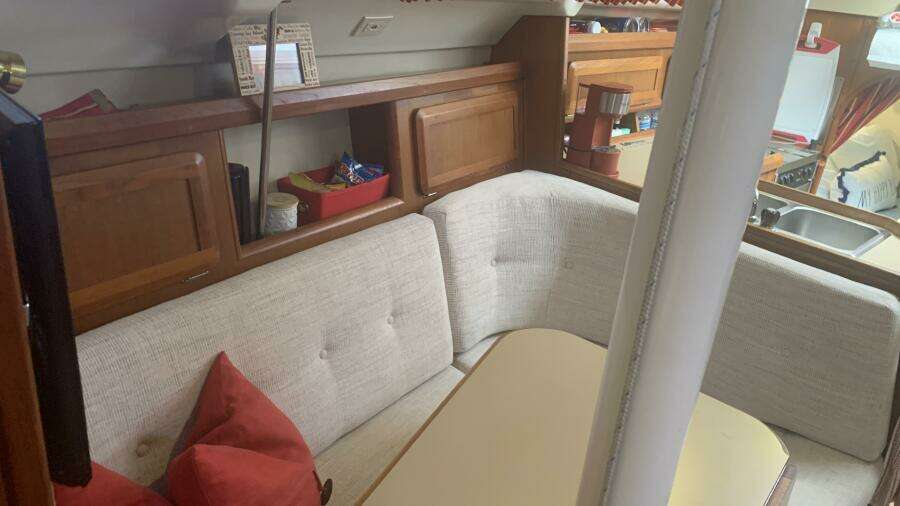30ft Hunter Yacht For Sale