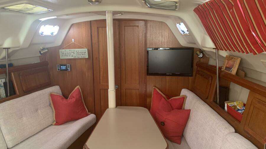 30ft Hunter Yacht For Sale
